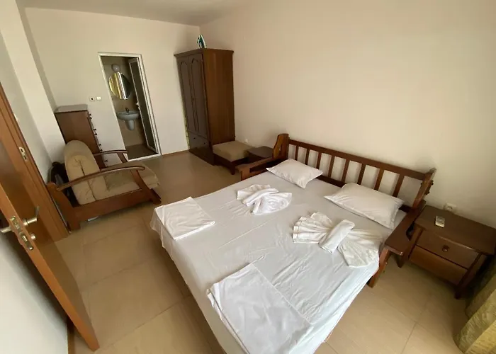 Grand Kamelia Aparthotel 2*