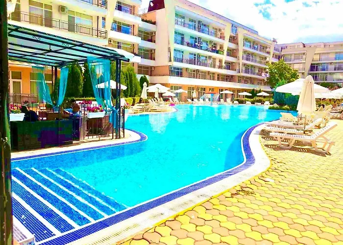 Grand Kamelia Aparthotel 2*
