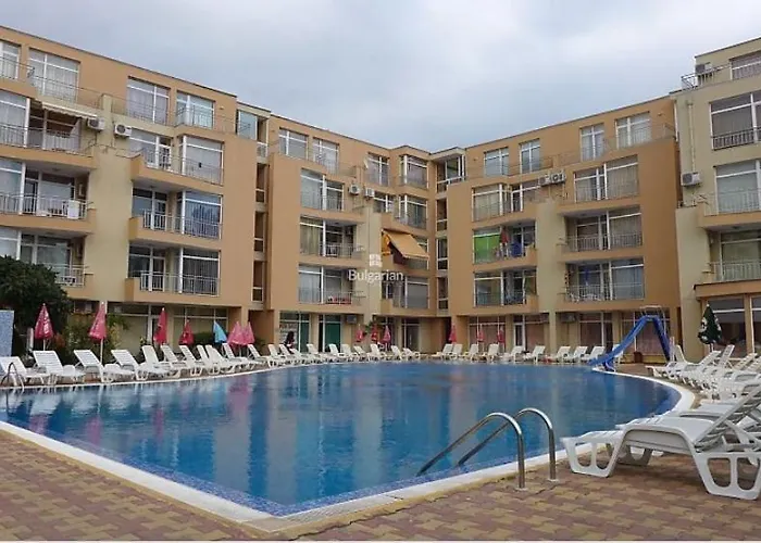 Grand Kamelia Aparthotel 2*