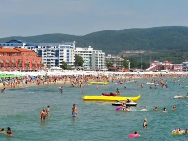 Grand Kamelia Aparthotel 2*