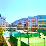アパートホテル Grand Kamelia サニービーチ