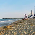 Grand Kamelia アパートホテル サニービーチ