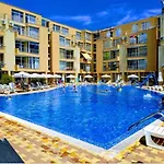 アパートホテル Grand Kamelia サニービーチ