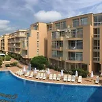Grand Kamelia アパートホテル サニービーチ