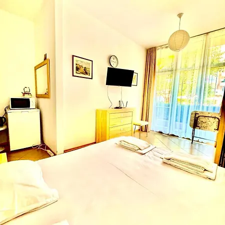 Grand Kamelia Lejlighedshotel 2*