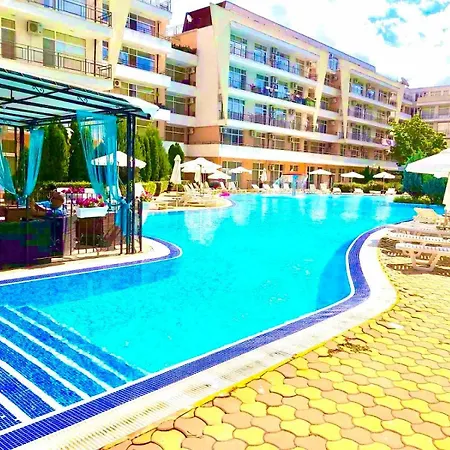 Grand Kamelia Lejlighedshotel 2*