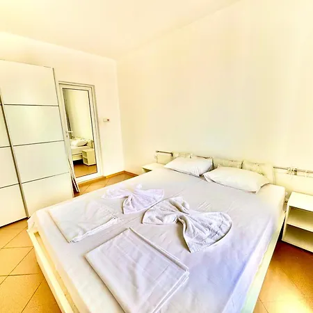 Grand Kamelia 2* ساني بيتش