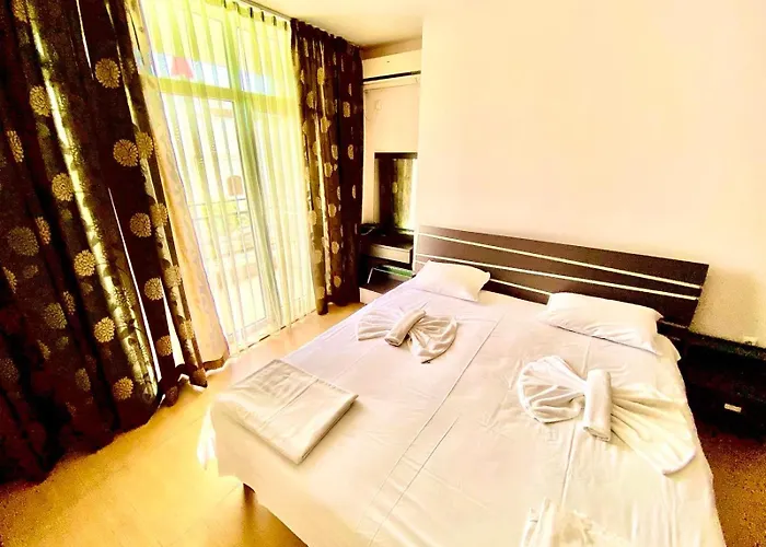 Grand Kamelia Apartmanhotel 2*